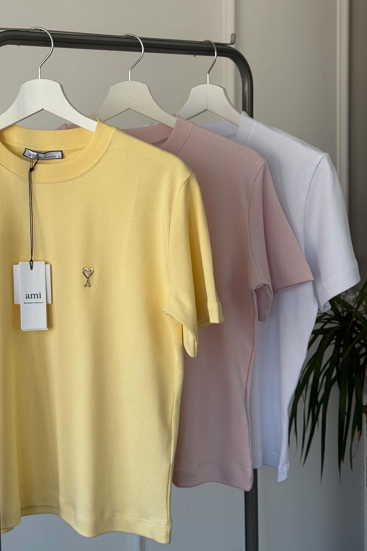 METAL KALP TASARIMLI OVERSIZE ORJ T-SHIRT- SARI