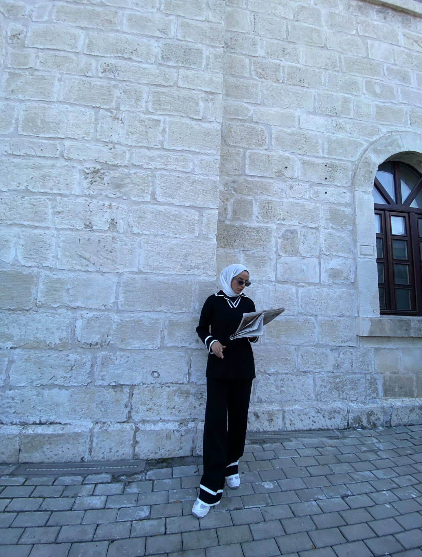 BEYAZ ŞERİTLİ SİYAH TRİKO TAKIM