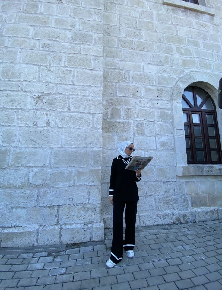 BEYAZ ŞERİTLİ SİYAH TRİKO TAKIM