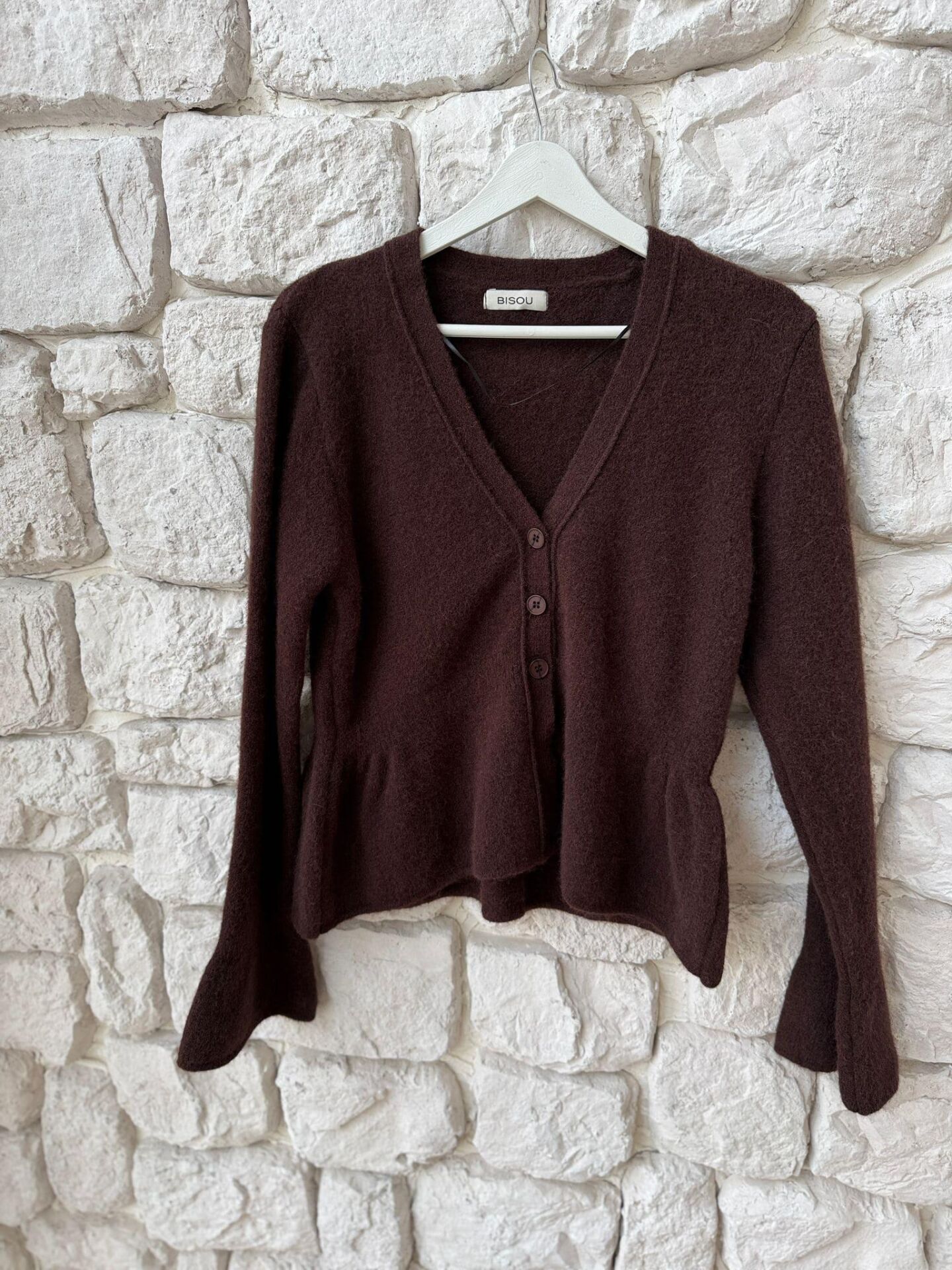 V YAKA VOLANLI YUMOŞ HIRKA - KAHVERENGİ