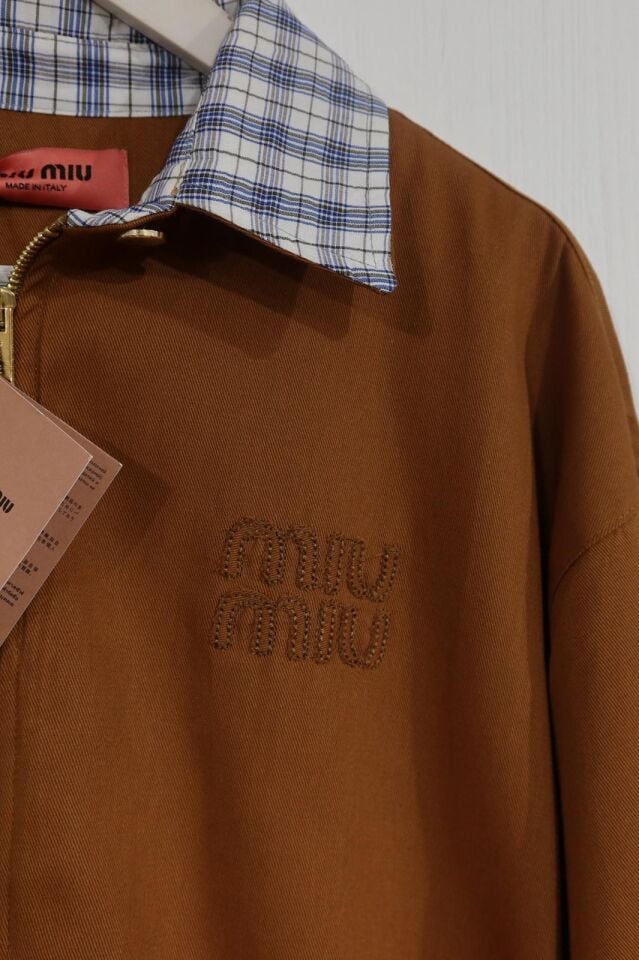 EKOSE YAKALI GÖMLEK DETAYLI LOGOLU BOMBER CEKET - TABA