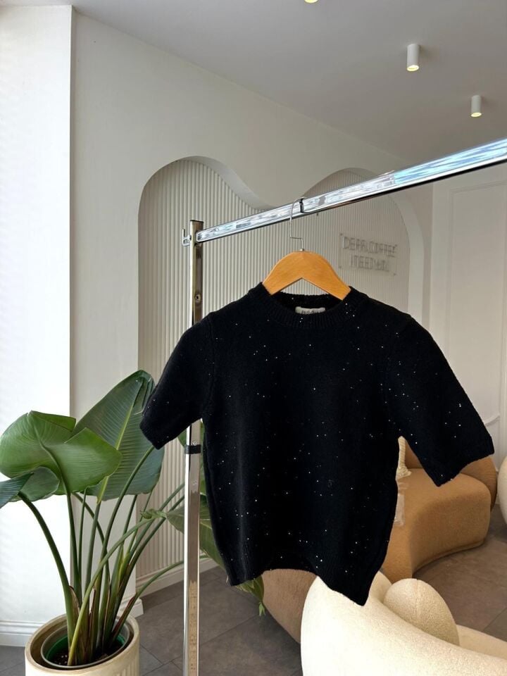 KISA KOLLU PARILTILI TRİKO KAZAK -  SİYAH