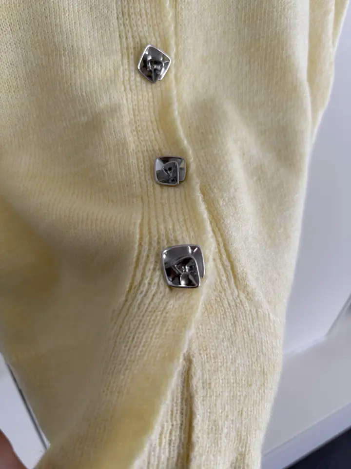 METAL DÜĞMELİ HIRKA - SARI