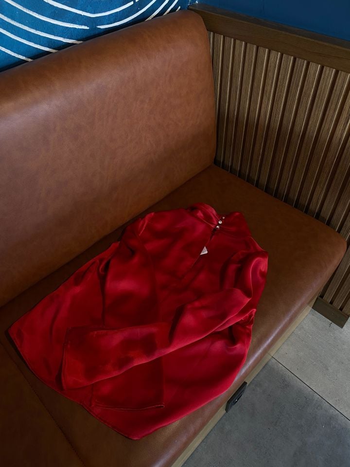 BOĞAZLI SATEN BLUZ - KIRMIZI