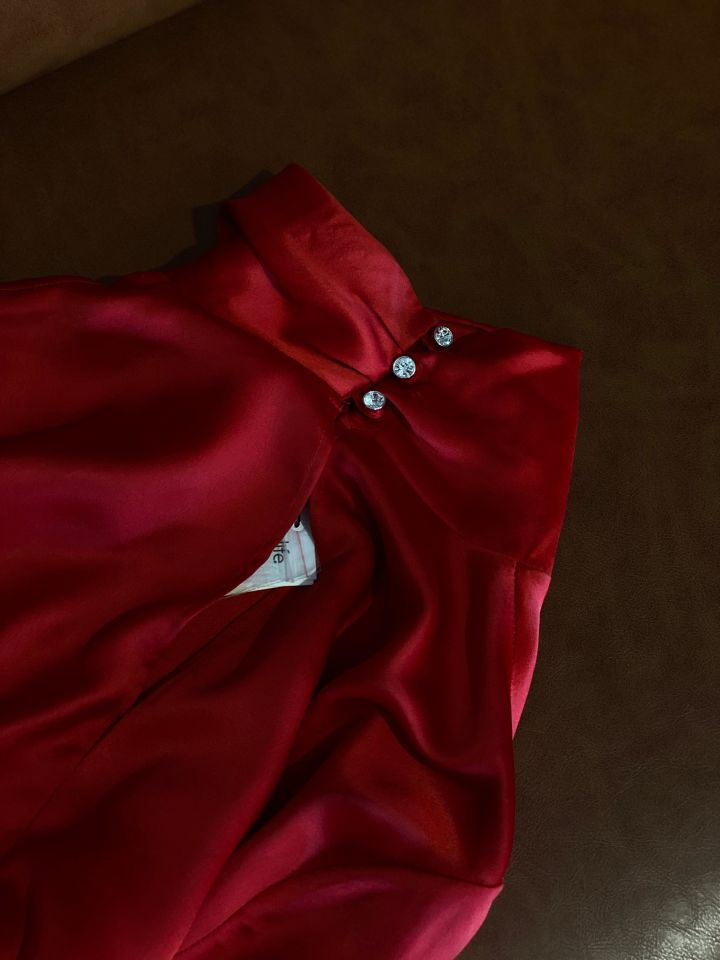 BOĞAZLI SATEN BLUZ - KIRMIZI