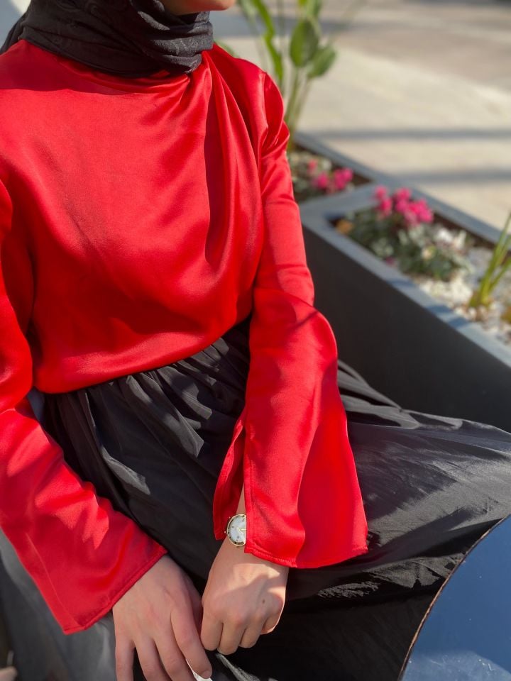 BOĞAZLI SATEN BLUZ - KIRMIZI