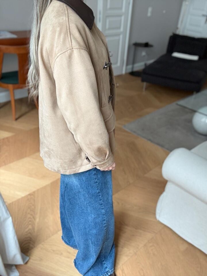 DERİ YAKALI KABAN - BEJ