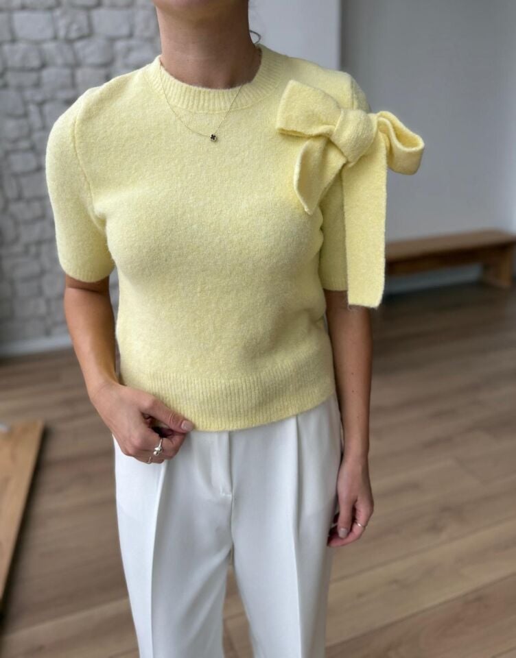 FİYONK DETAYLI YUMOŞ TRİKO KAZAK - SARI