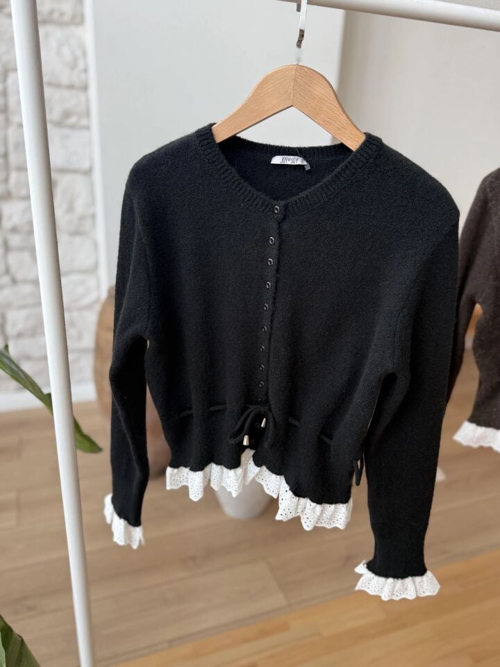 BELİ BÜZGÜLÜ FİSTOLU TRİKO - SİYAH