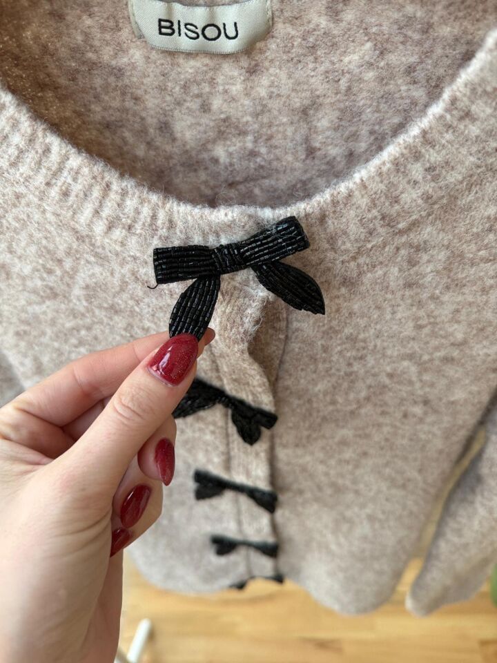 BONCUK FİYONKLU ÇIT ÇITLI HIRKA - BEJ