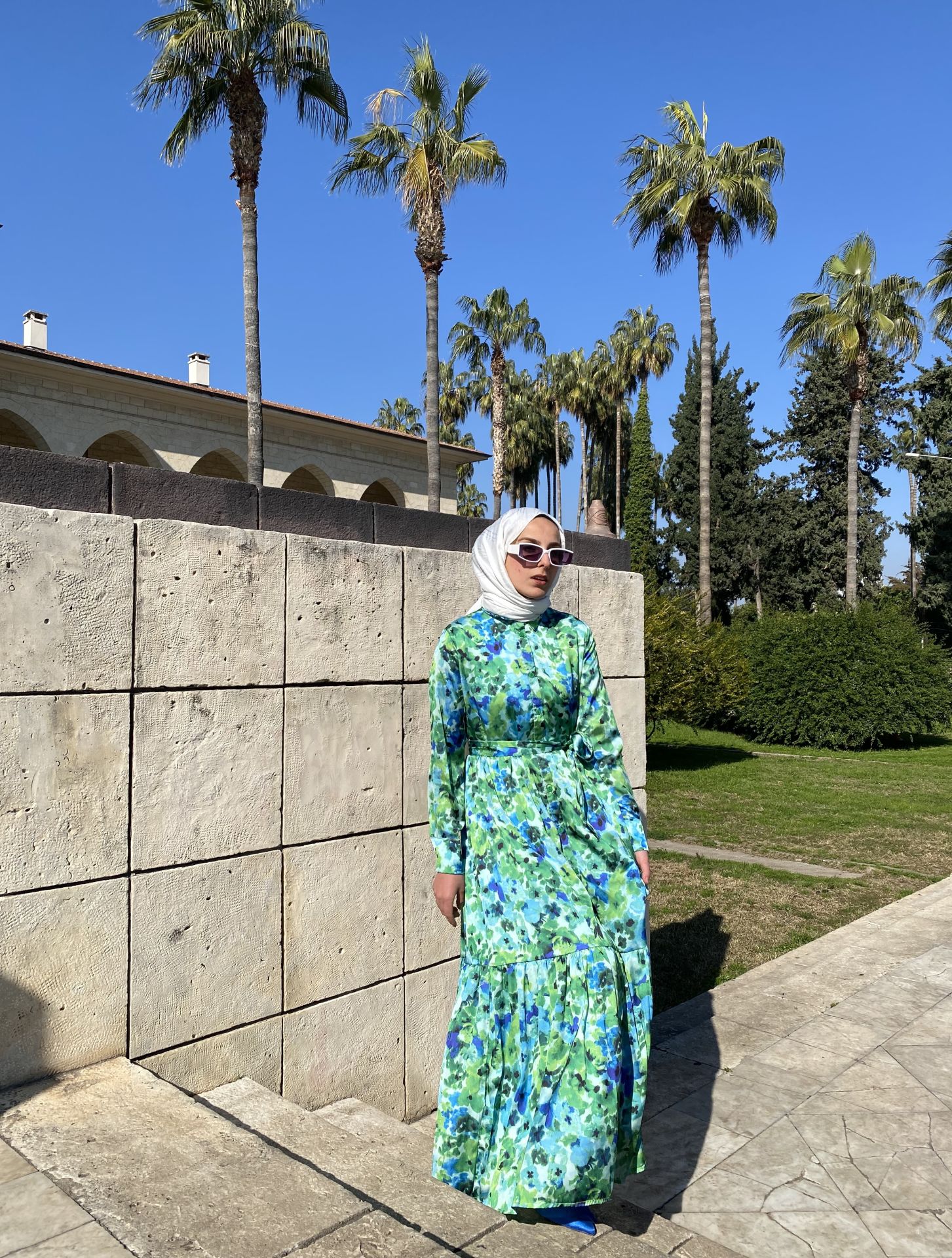 SATEN YEŞİL ÇİÇEKLİ ELBİSE