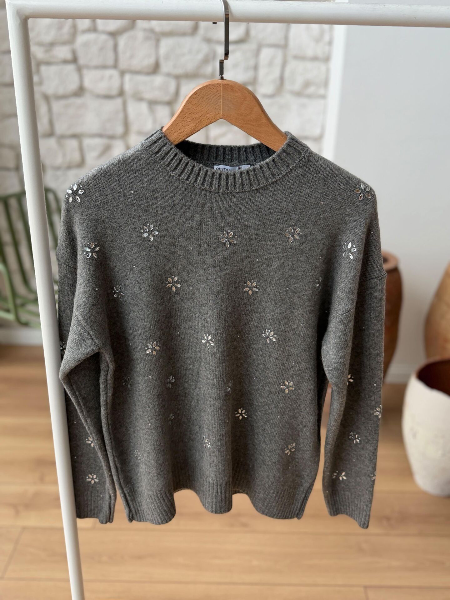 ÇİÇEK TAŞLI TRİKO KAZAK - GRİ