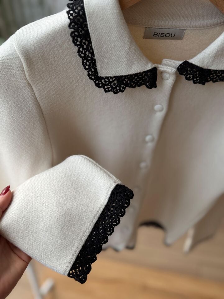 SİYAH FİSTOLU HIRKA - KREM RENGİ