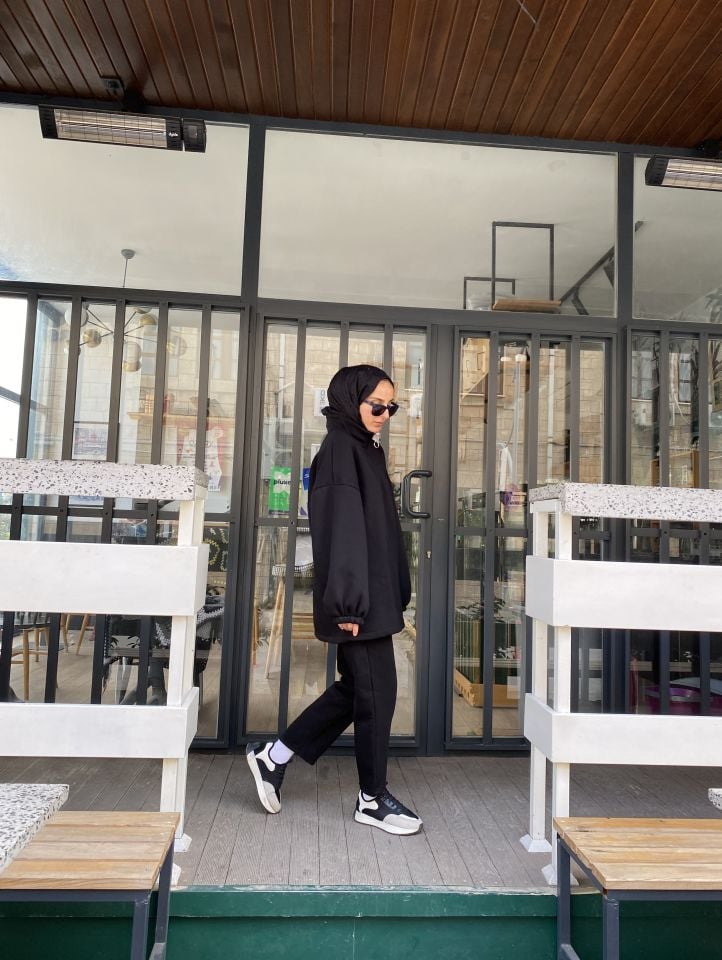 SİYAH YARIM FERMUARLI EŞOFMAN TAKIMI