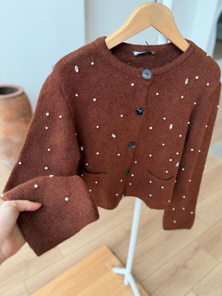 İNCİLİ TAŞLI HIRKA - MOCHA