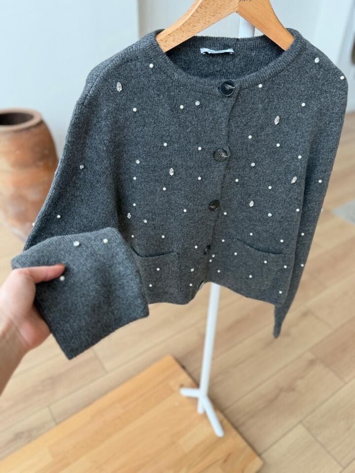 İNCİLİ TAŞLI HIRKA - ANTRASİT