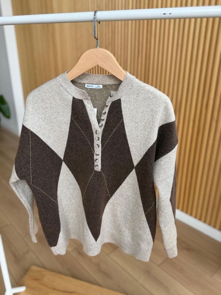 DÜĞMELİ BAKLAVA DESEN - BEJ