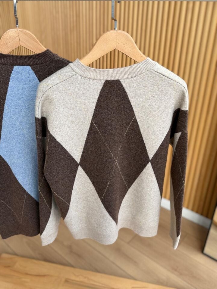 DÜĞMELİ BAKLAVA DESEN - BEJ