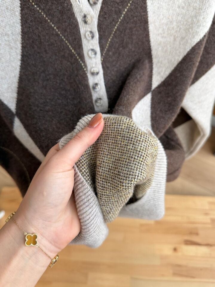 DÜĞMELİ BAKLAVA DESEN - BEJ