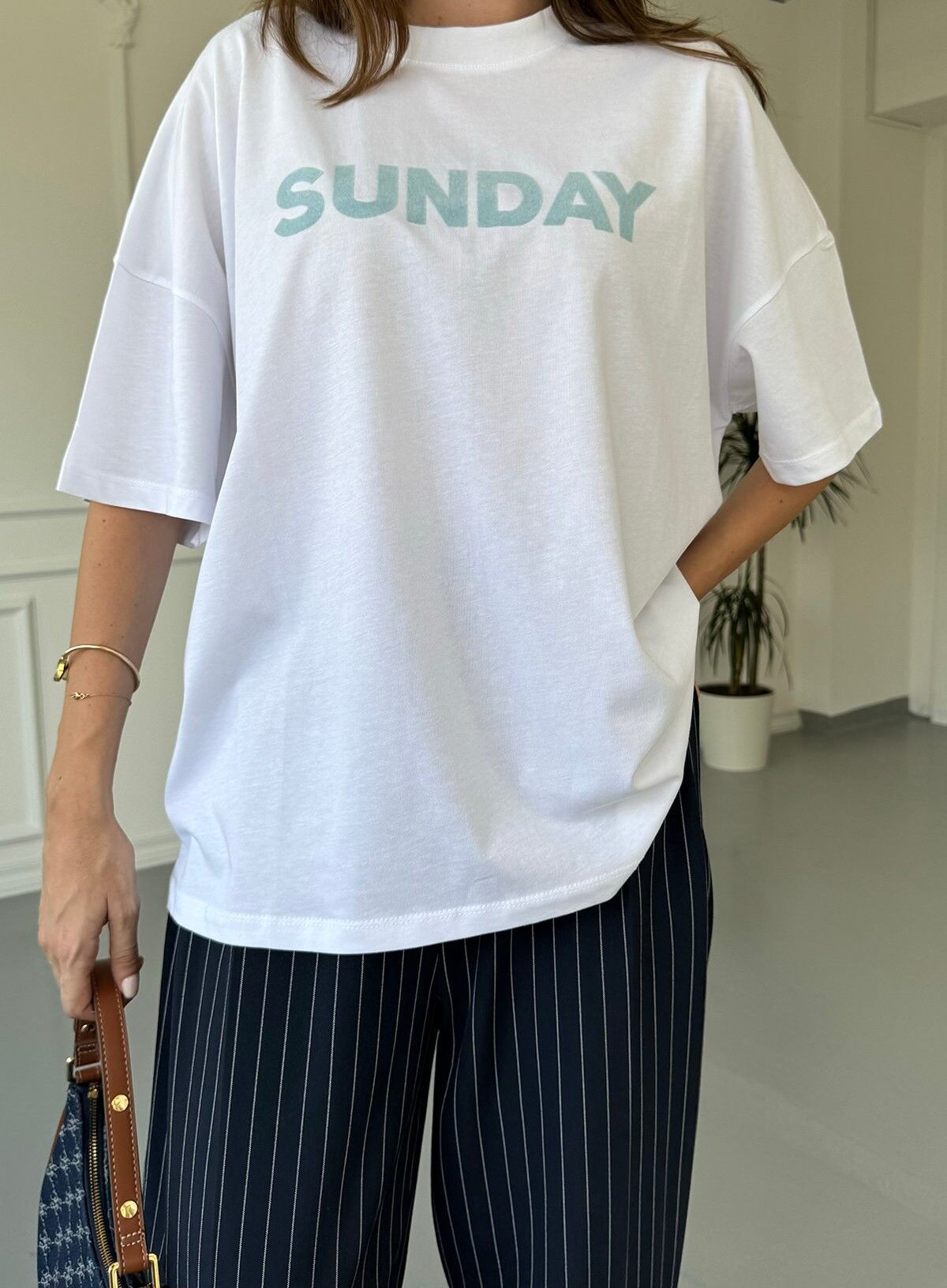SUNDAY YAZILI T-SHIRT -