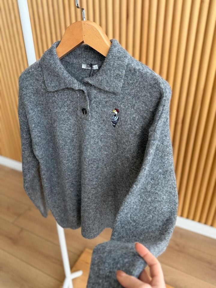 KUŞ NAKIŞLI POLO YAKA KAZAK -  GRİ