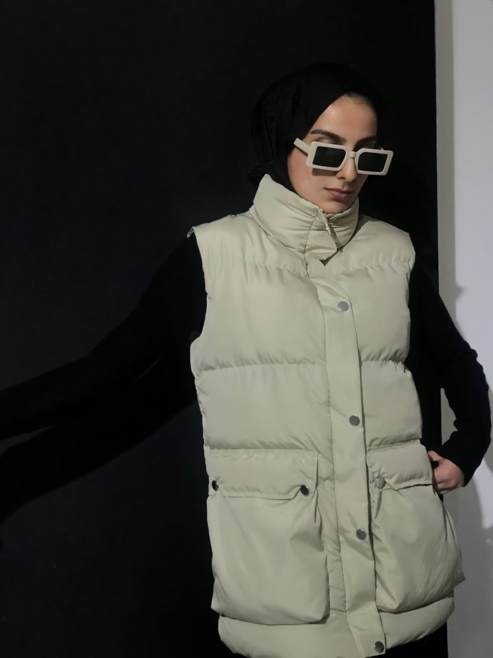 BEJ RENGİ TORBA CEPLİ ŞİŞME YELEK