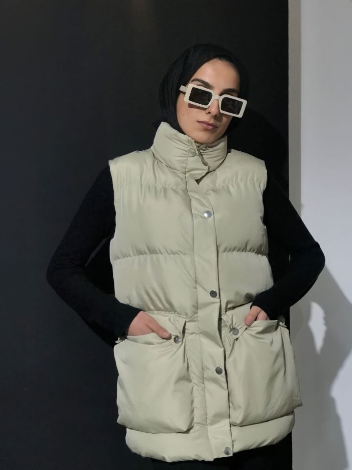 BEJ RENGİ TORBA CEPLİ ŞİŞME YELEK
