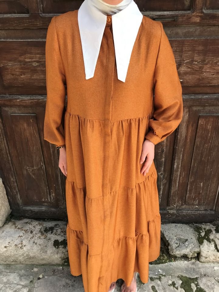 BÜZGÜLÜ HARDAL RENGİ ELBİSE