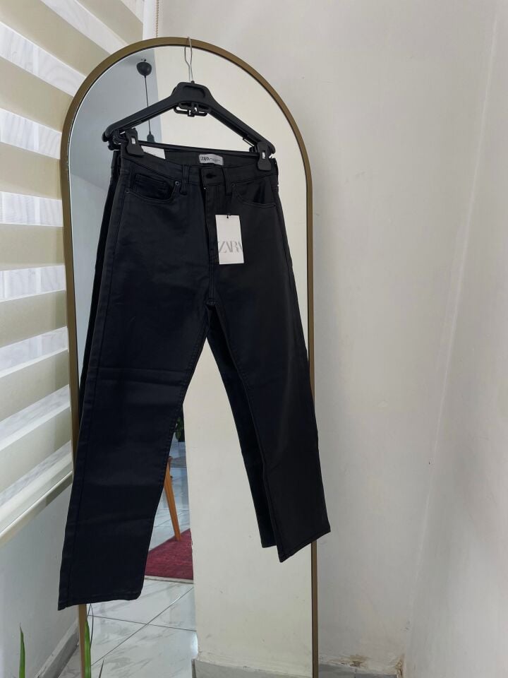 KAPLAMALI BOYFIT JEAN - SİYAH