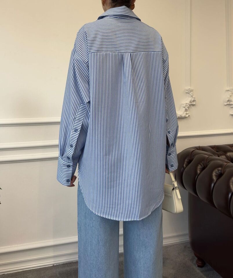 ÇİZGİLİ OVERSIZE MARKA GÖMLEK - MAVİ