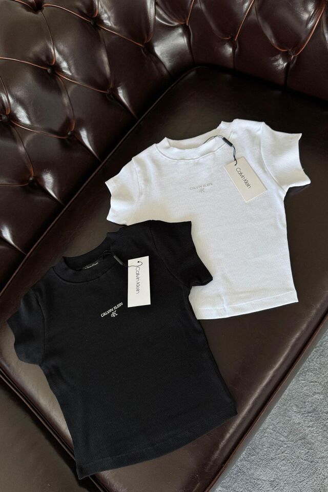 GÖĞÜSÜ TAŞLI MARKA KAŞKORSE T-SHIRT -SİYAH