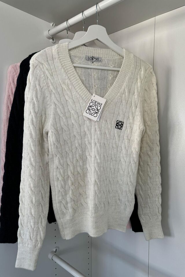 NAKIŞLI YÜNLÜ MARKA KAZAK - BEYAZ