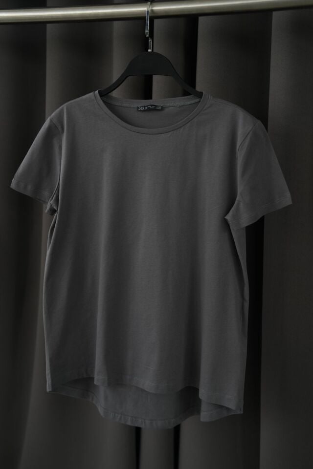ÖNÜ KISA ARKASI UZUN BASIC T-SHIRT - ANTRASİT