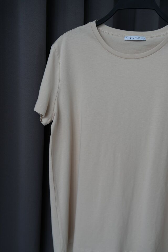 ÖNÜ KISA ARKASI UZUN BASIC T-SHIRT - BEJ