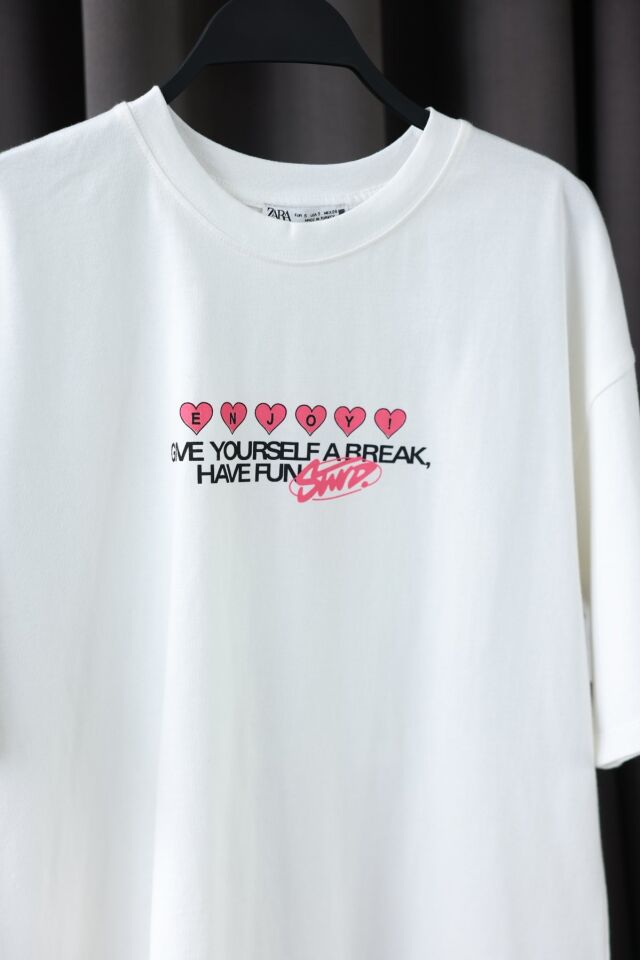 KALP VE YAZI BASKILI OVERSIZE T-SHIRT BEYAZ