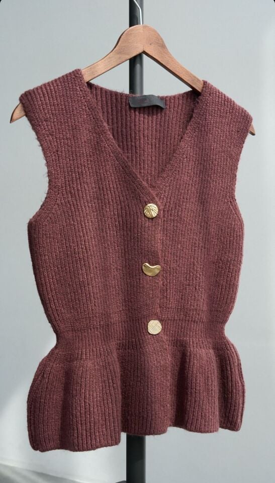 ÜÇ DÜĞMELİ TRİKO - KAHVERENGİ