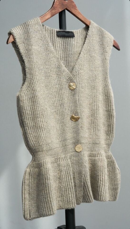 ÜÇ DÜĞMELİ TRİKO - BEJ