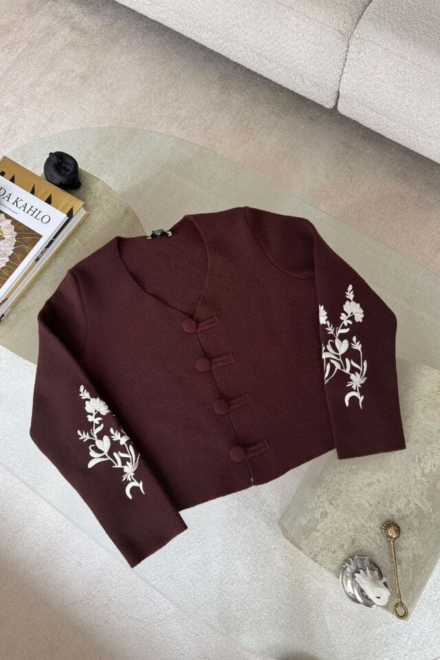 KOLU NAKIŞLI DÜĞMELİ PREMİUM TRİKO HIRKA - BORDO